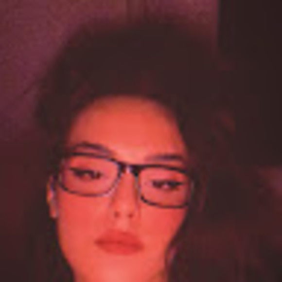 Meet your Posher, Lilyana - Picture 1 of 1